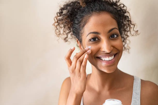 Get Your Skin Glowing: Daily Beauty Routine Using Topical Application Creams with Collagen